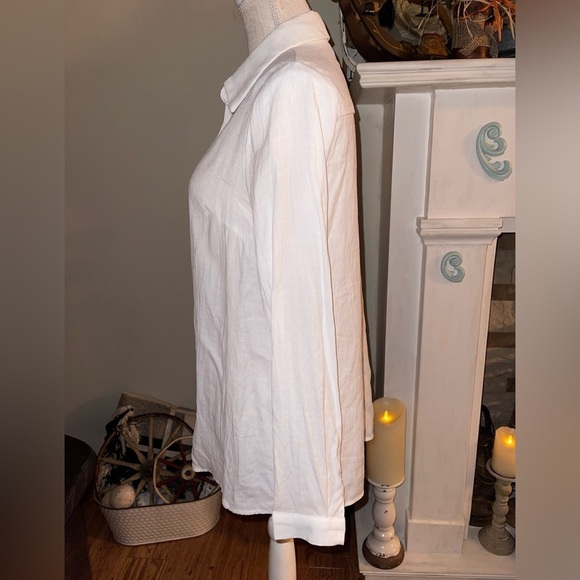 Princess Polly white button down shirt. EUC Size US 4 - Picture 3 of 7